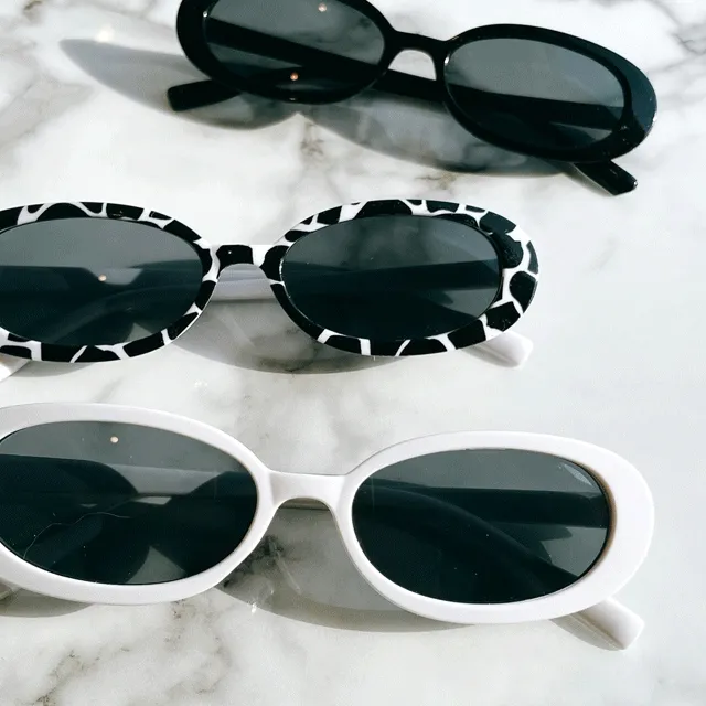 [당일발송/인기템/유니크] 레트로 길쭉선글라스 [하이틴,트렌디,패피,인싸,안,래쉬가드,원피스,데일리룩코디템,검정뿔테,빈티지,원피스,패션안경,귀여운,빈티지,블랙,화이트,카우]