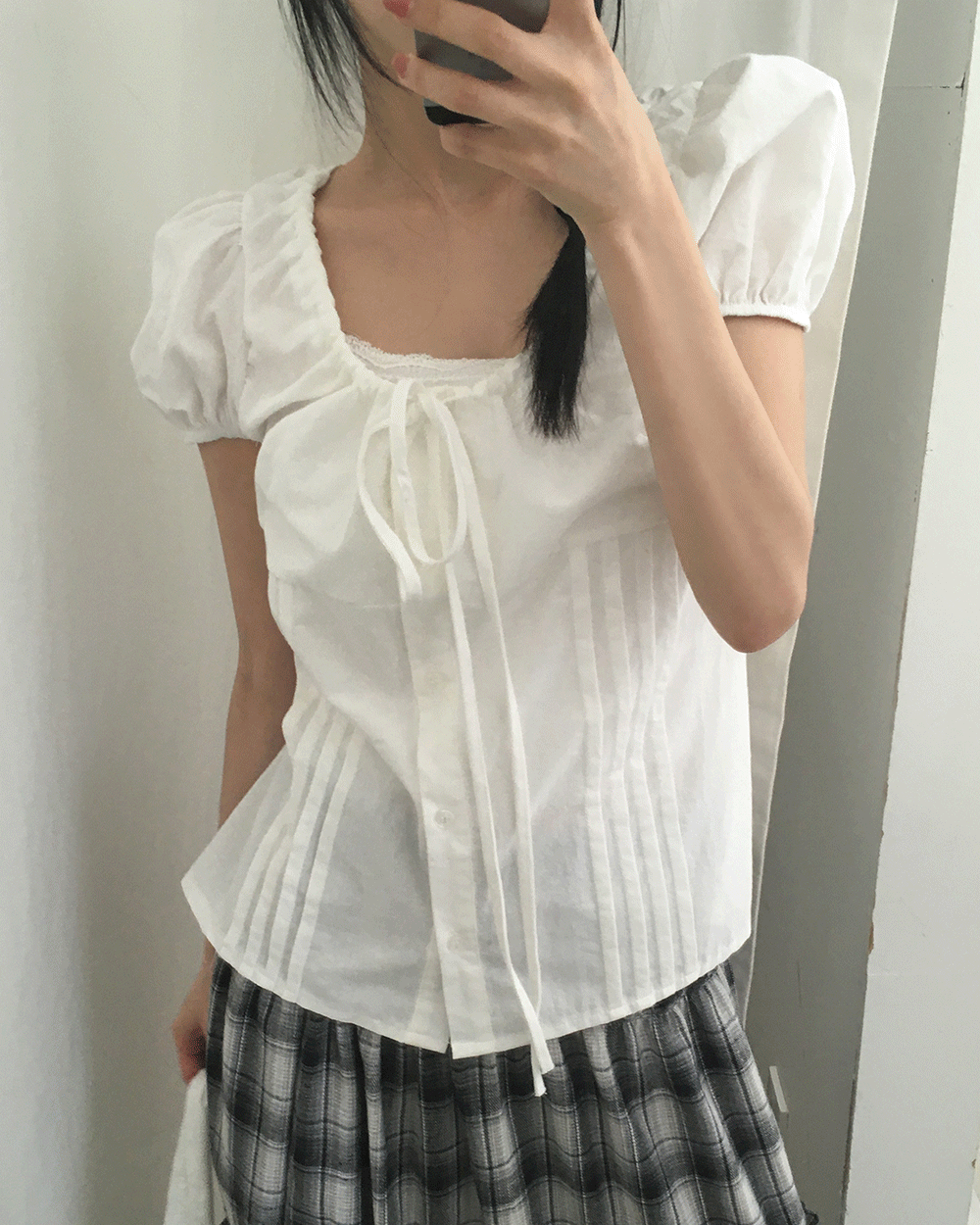 원더원더 [하객룩] 로체 핀턱 리본 백스트랩 버튼 블라우스