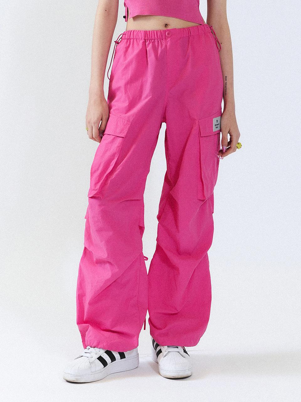 BACK SHIRRING PARACHUTE CARGO PANTS PINK