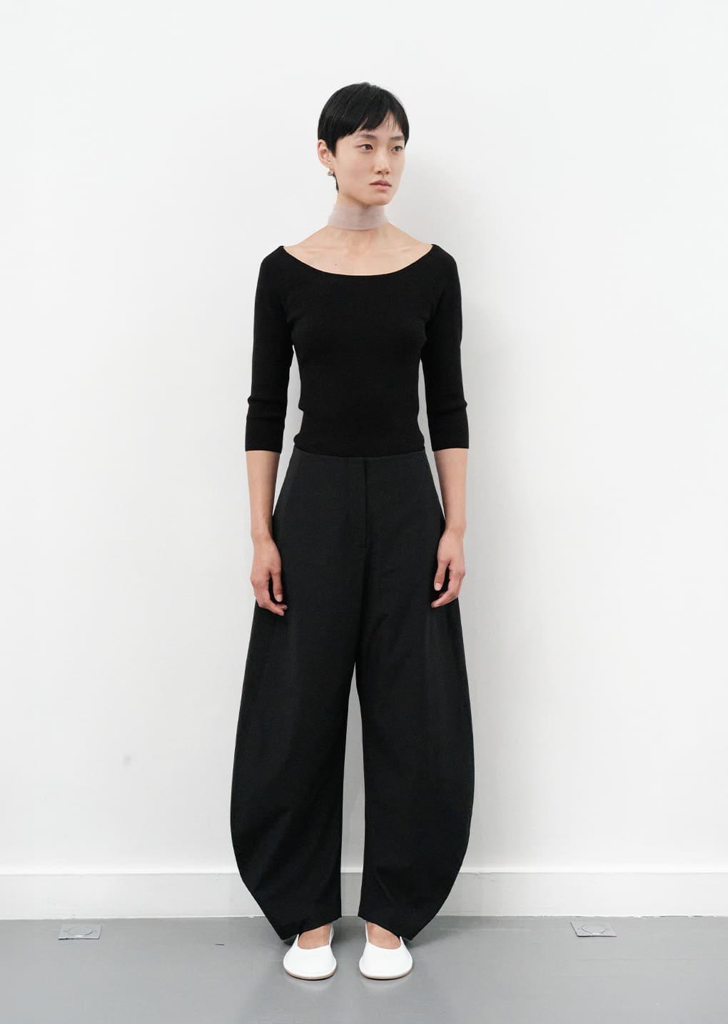scoop neck knit top, black