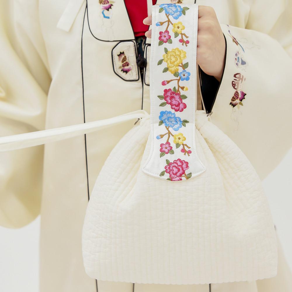 명썸 [당의 누비백] 아이보리 토트 숄더 크로스백 면누비 모란꽃 자수