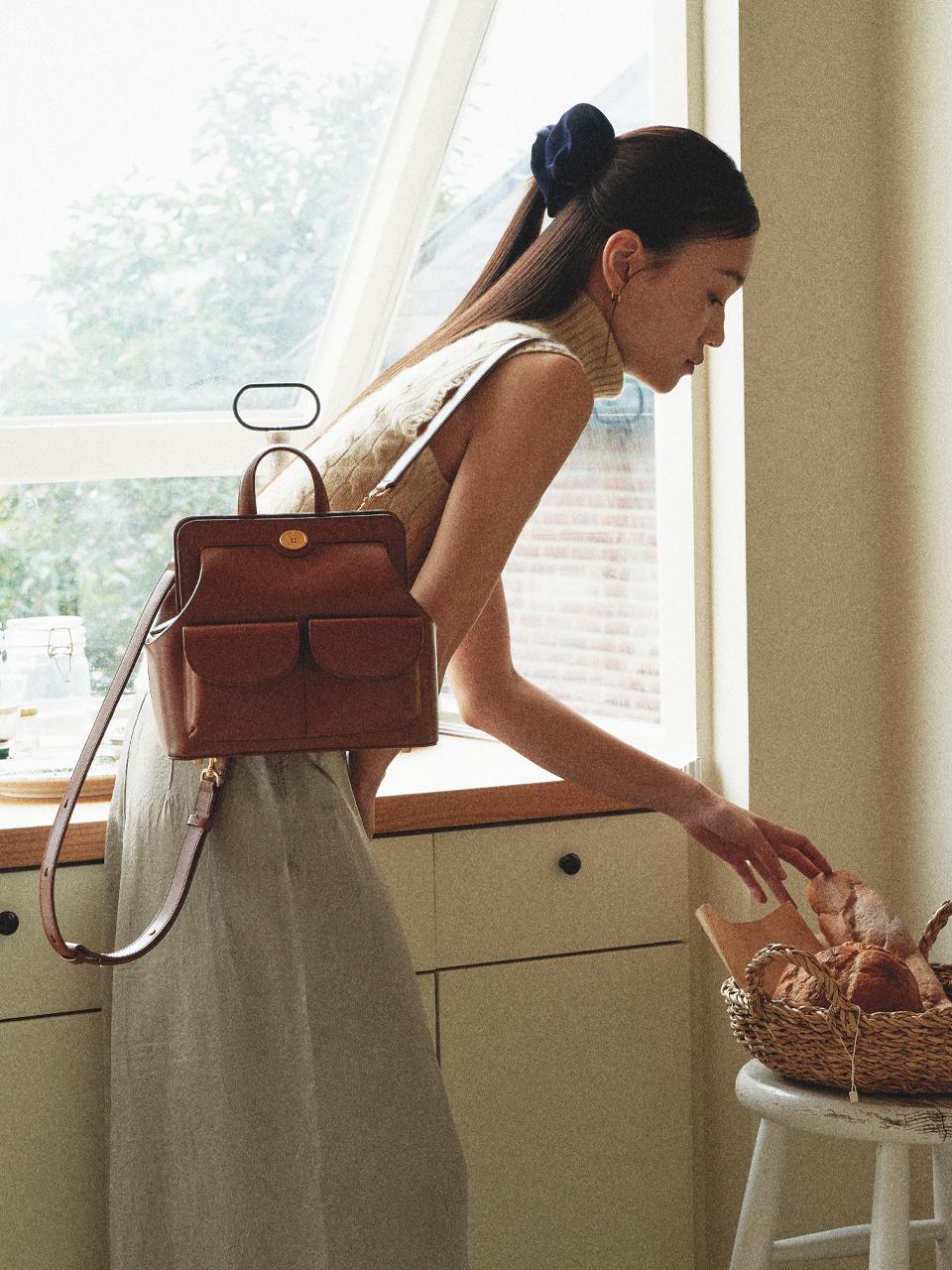 Classic button backpack_2colors