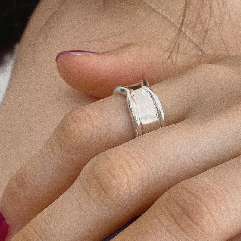 Curve ring