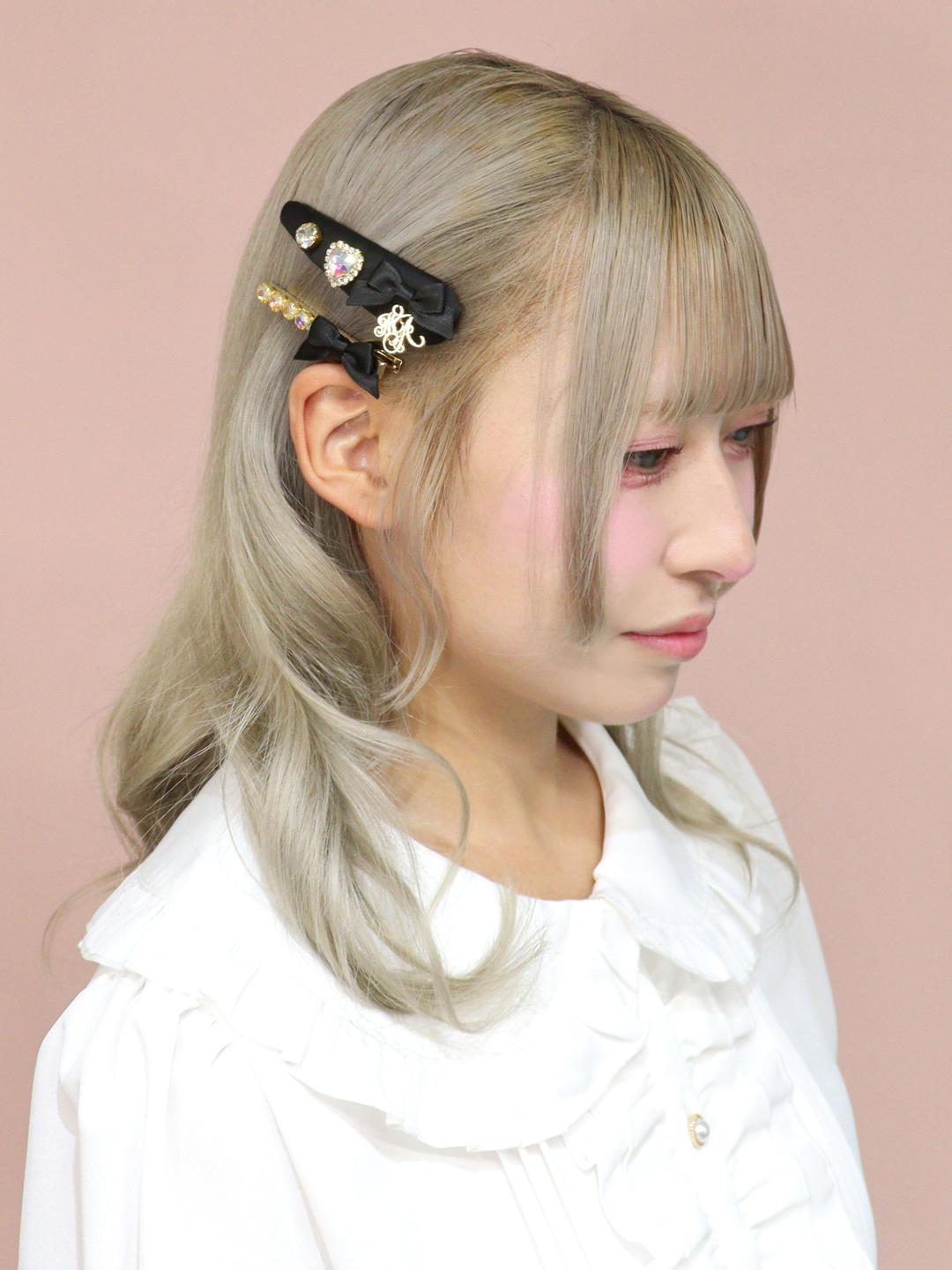 モノグラムチャーム付ビジュークリップセット - ブラック（Black） / FREE