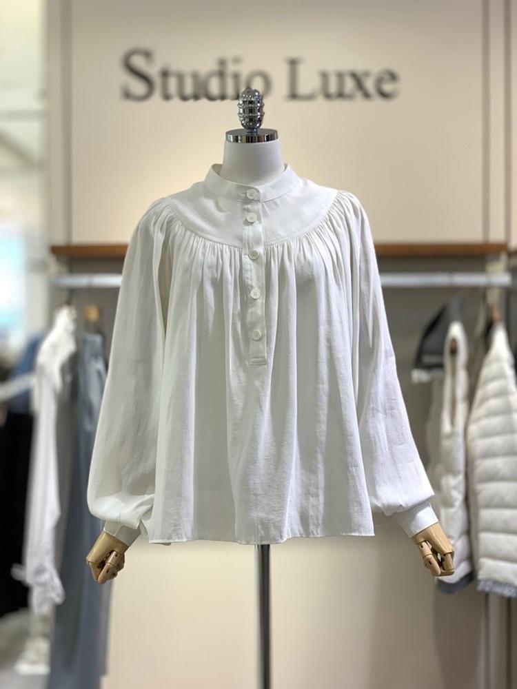 [스튜디오럭스]샤인 단추 블라우스(FSDKSWBS02)