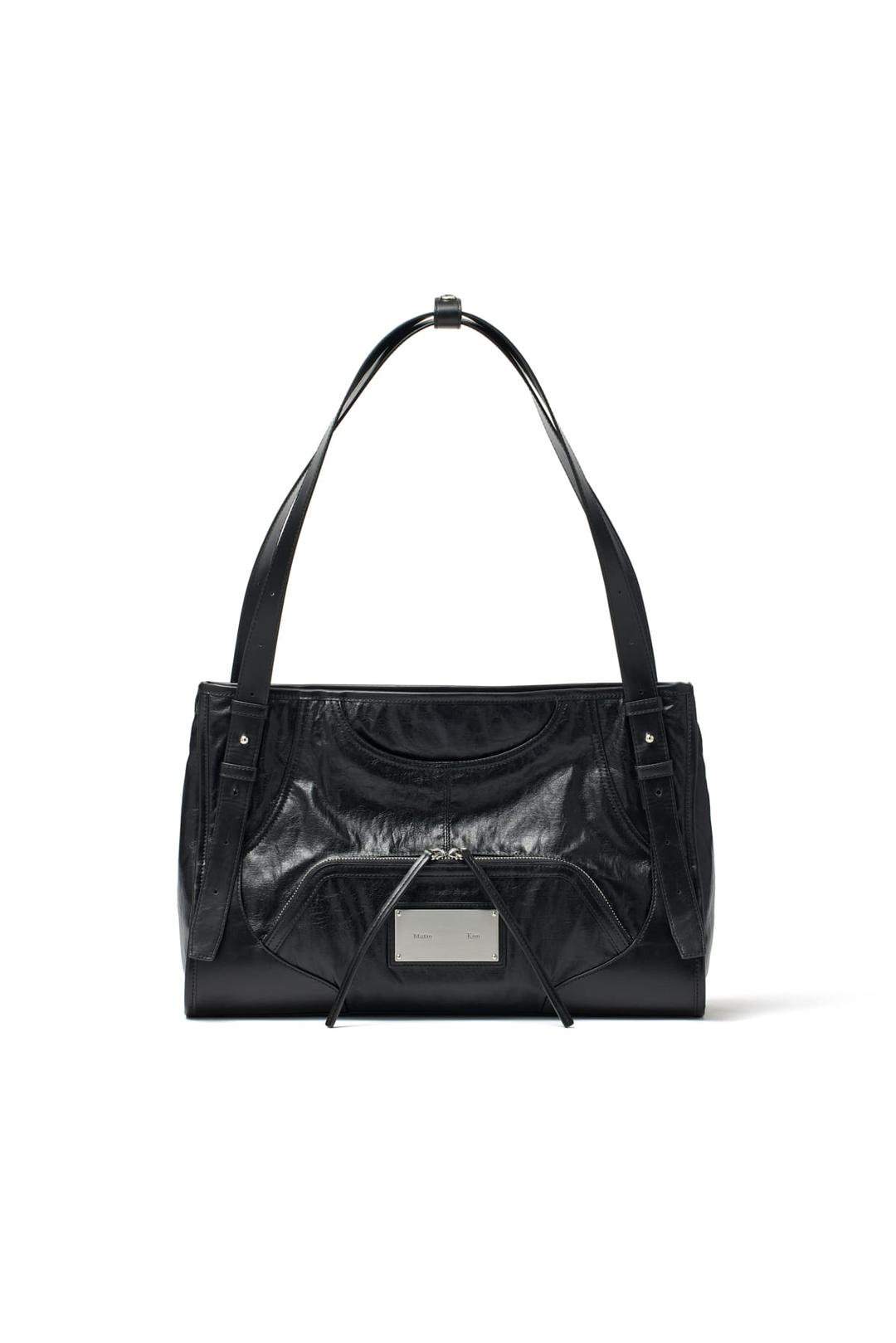 TWO WAY STRAP SQUARE BAG IN BLACK