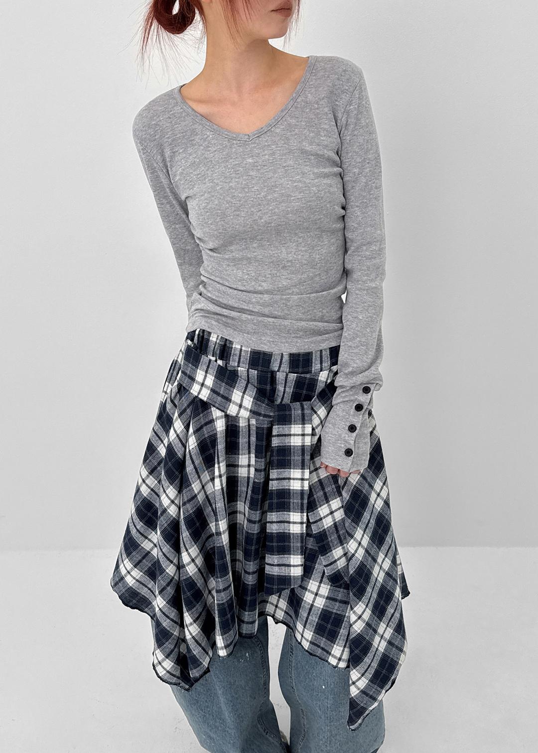 블랙업 사먼티 버튼 브이넥 긴팔티