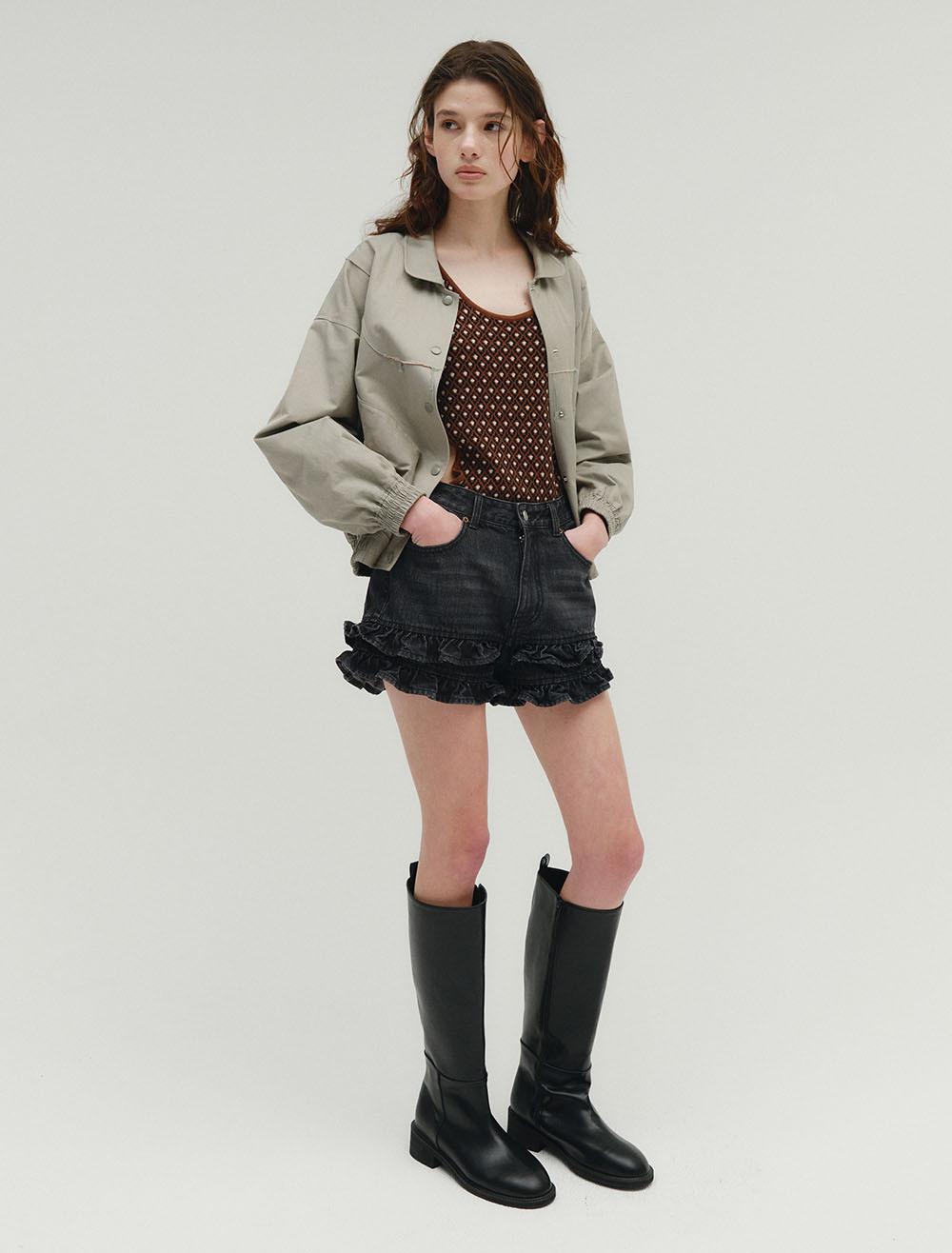 FRILL FLARE DENIM SHORTS [BLACK]