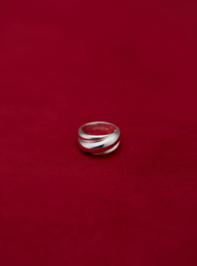 Torsade Ring