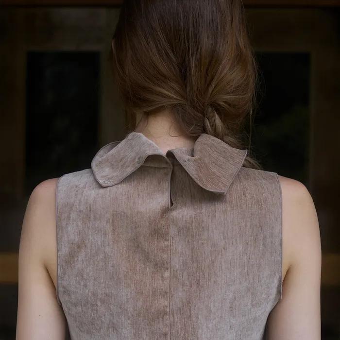 Velour high-neck sleeveless (beige)