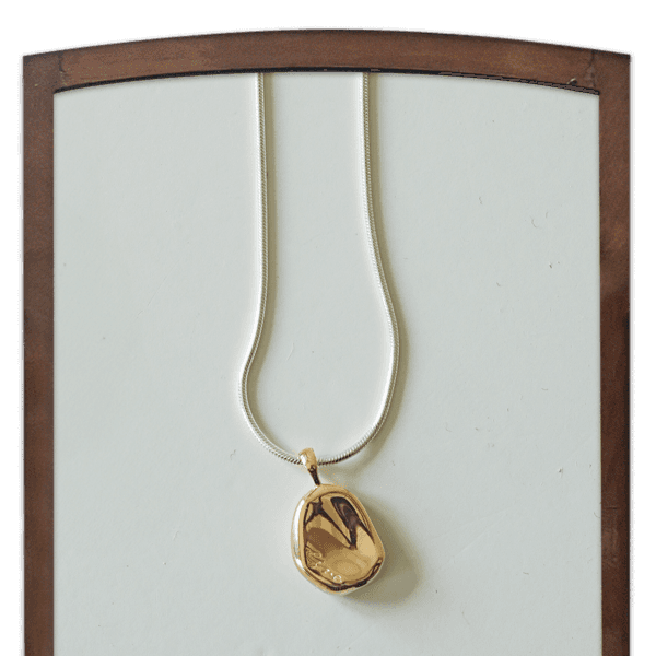 Love Pebble, gold necklace