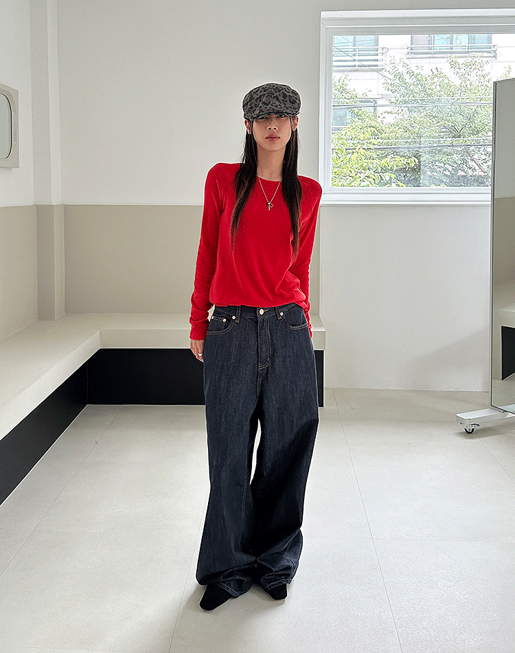 모어모먼트 논페이드 백 버튼 데님 팬츠