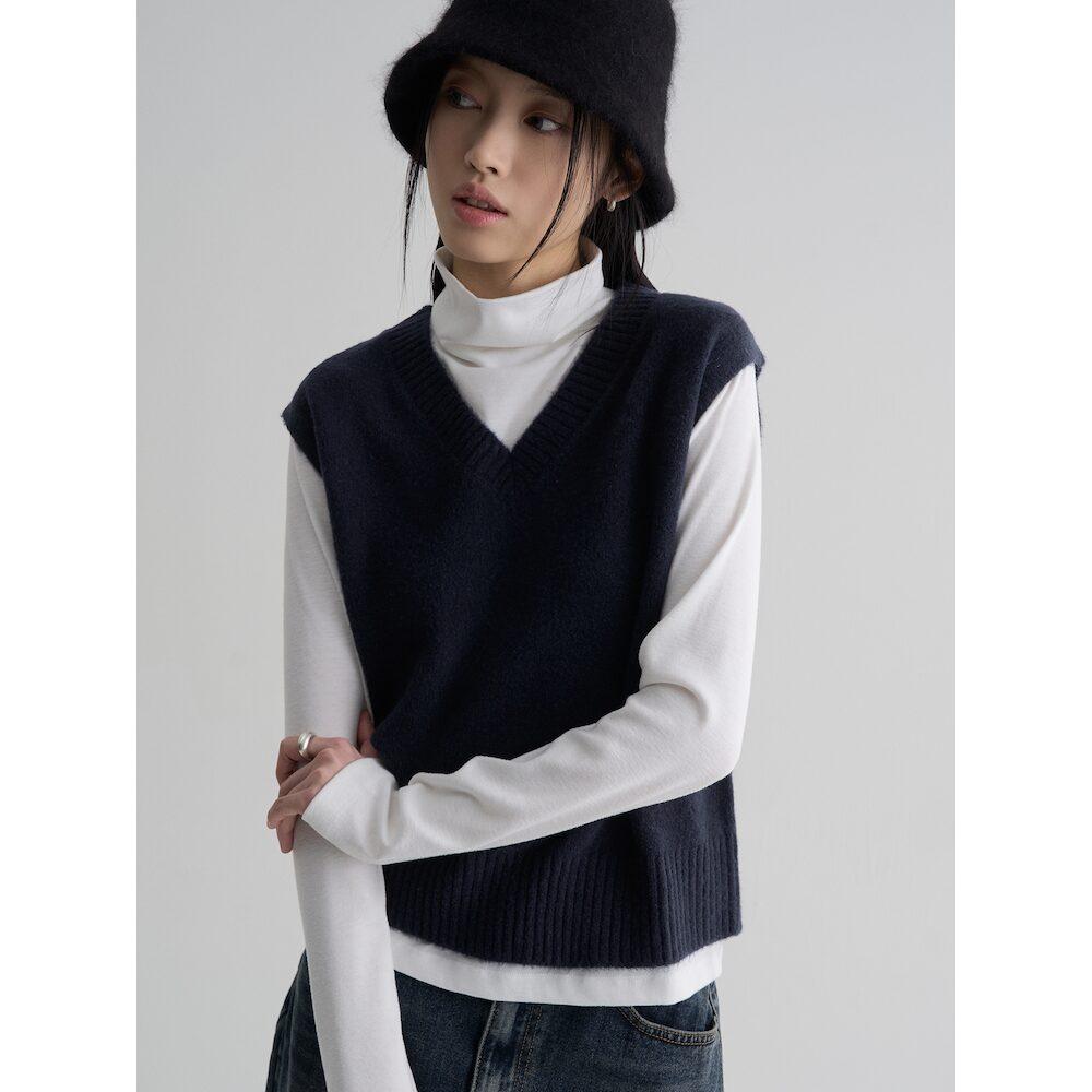 에잇세컨즈 소프트터치 브이넥 베스트  네이비 (356151CM1R)