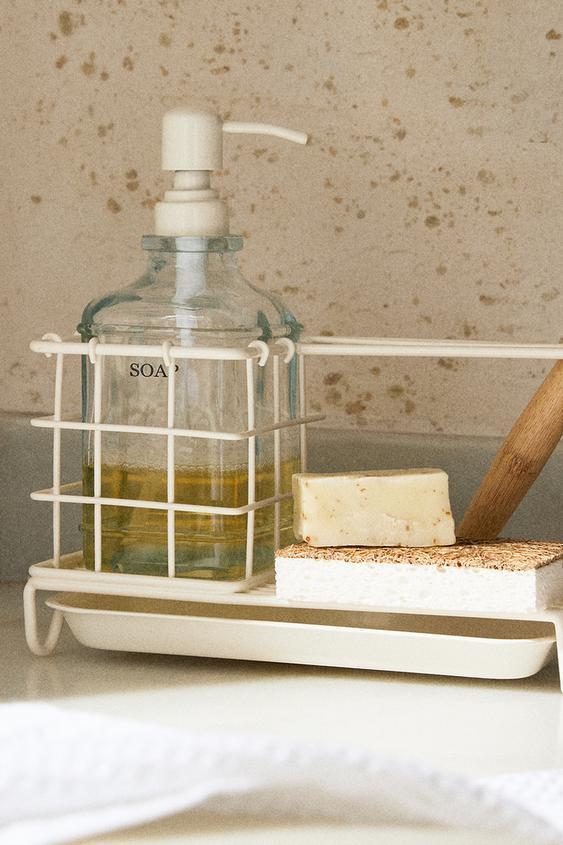 흰색 금속 디스펜서