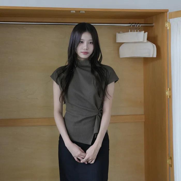 [5th] 바인 트위스티드 하프 탑 (카키 브라운)