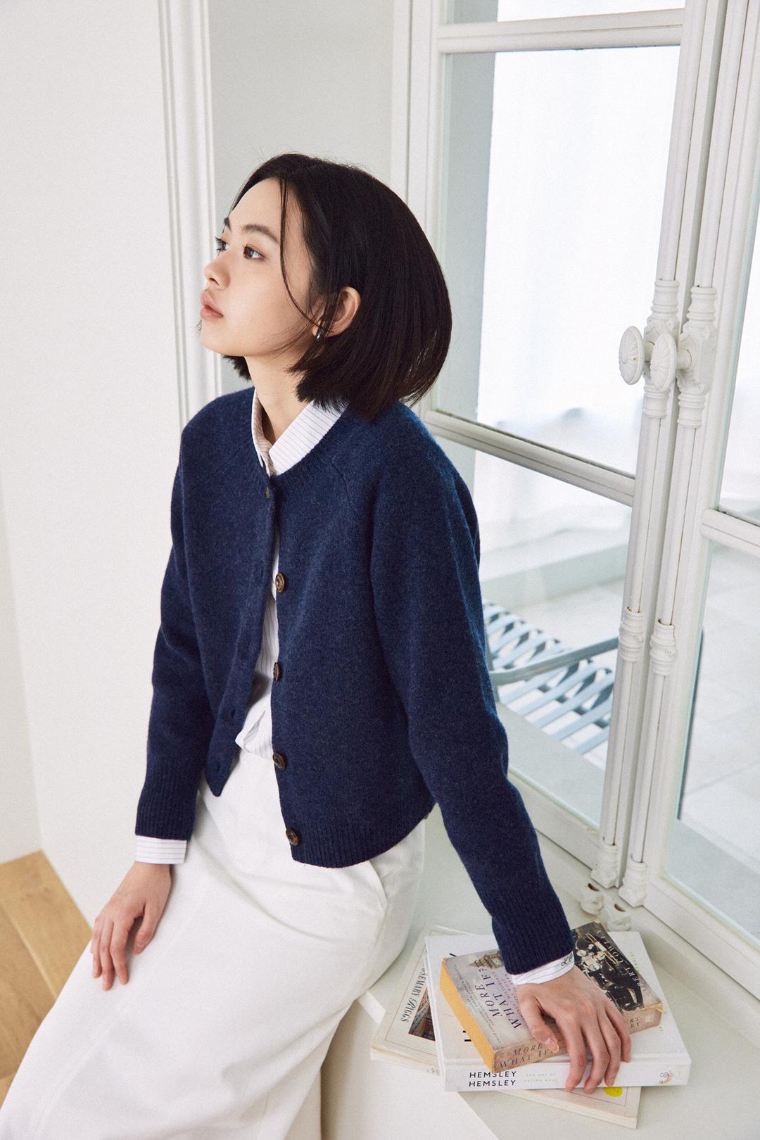 5 button cashmere crew neck cardigan (classic navy)