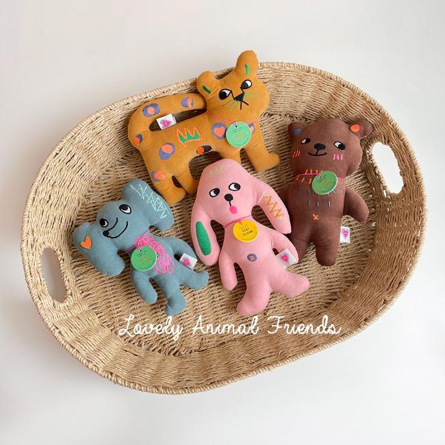 베리 자수 애착 인형