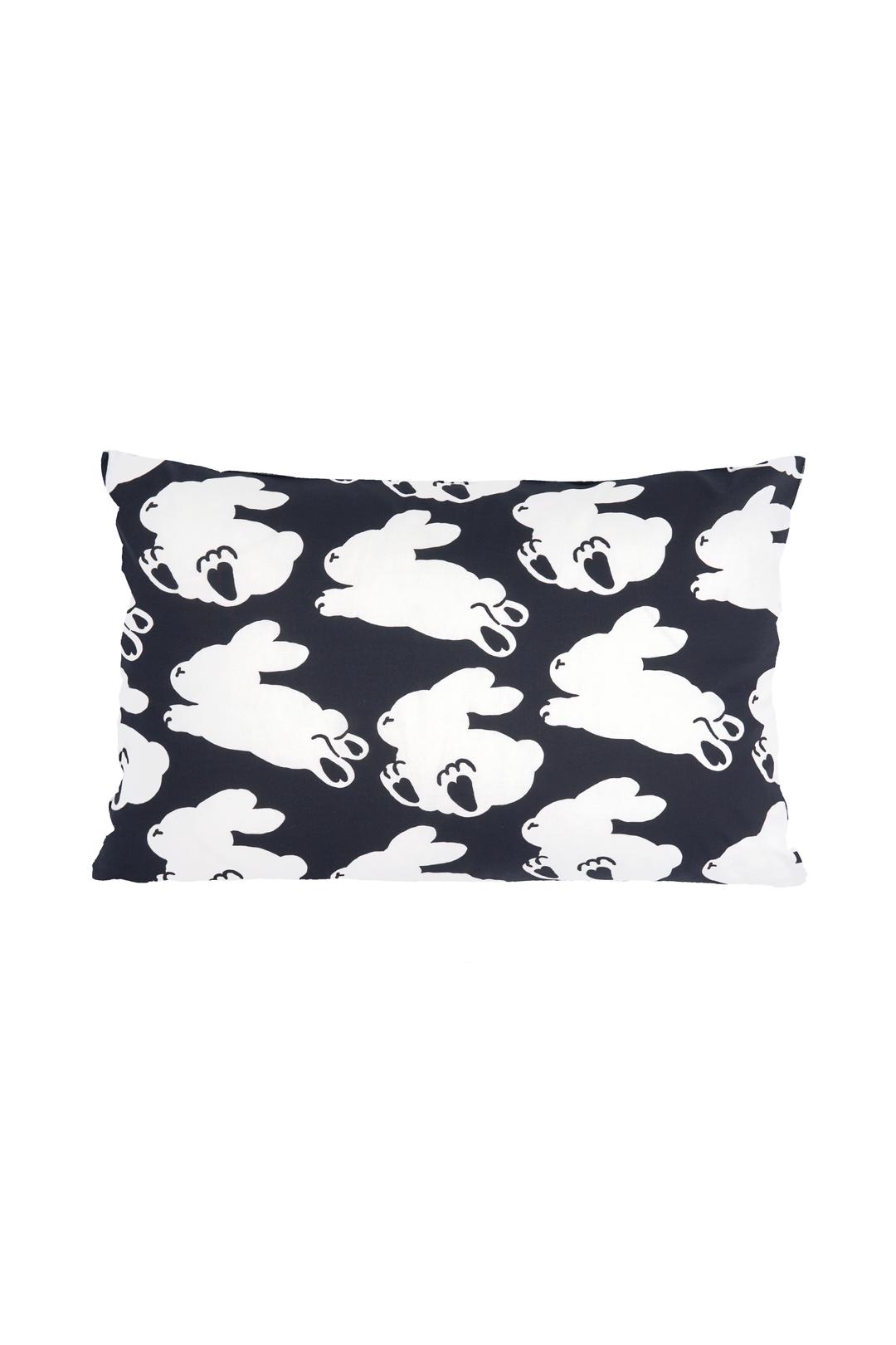 White Bunny 베개커버