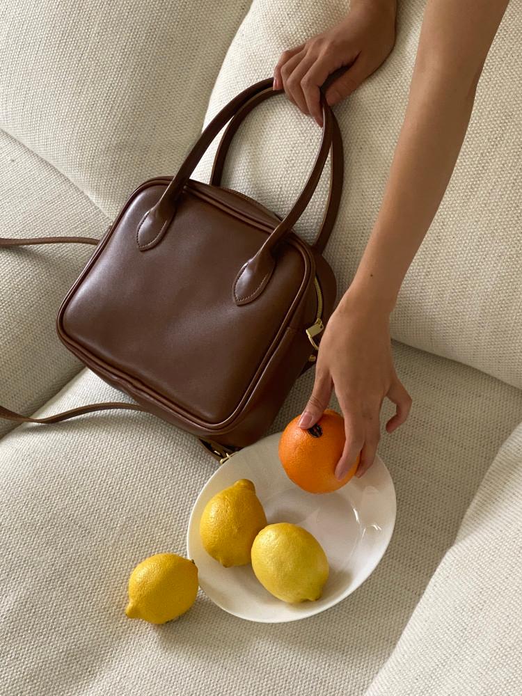 레니비 라운드 스퀘어백 에코레더 크로스백 데일리백