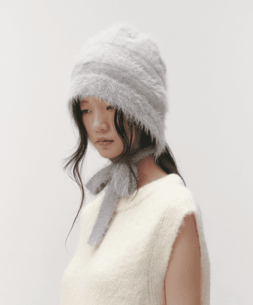Fuzzy wool bonnet_2 colors