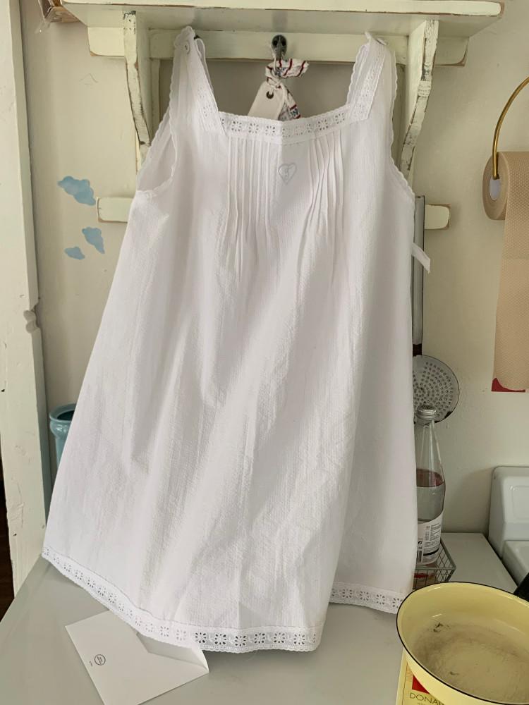 하트 로고 프렌치 스퀘어넥 원피스 2color