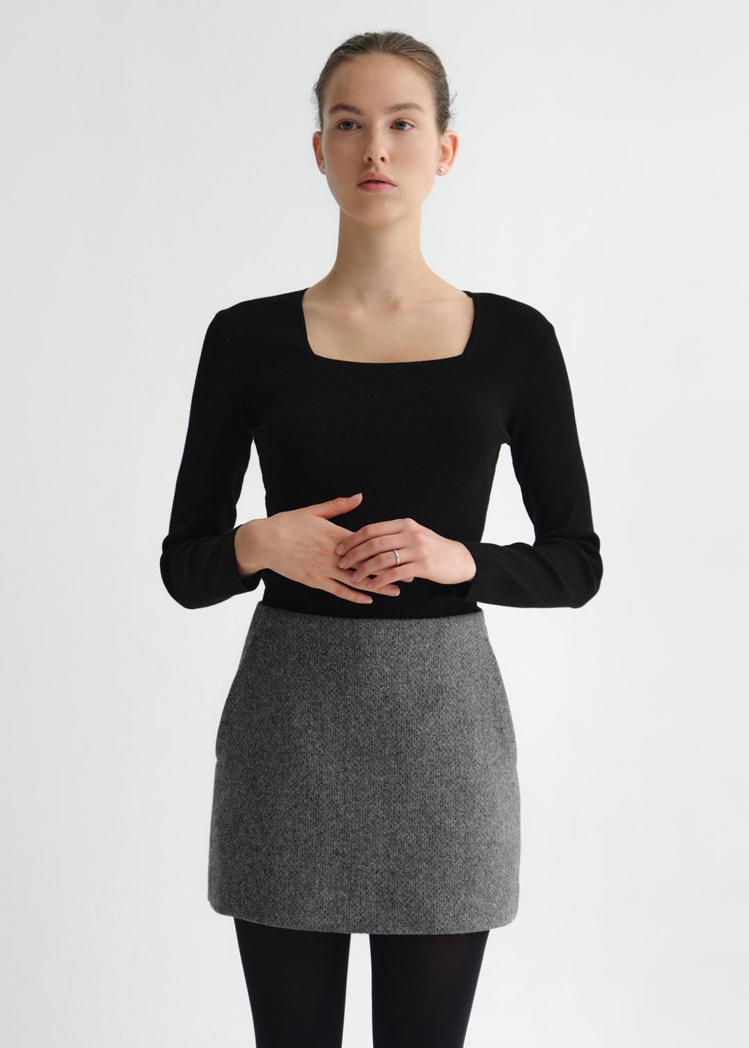 슈어 스퀘어넥 니트