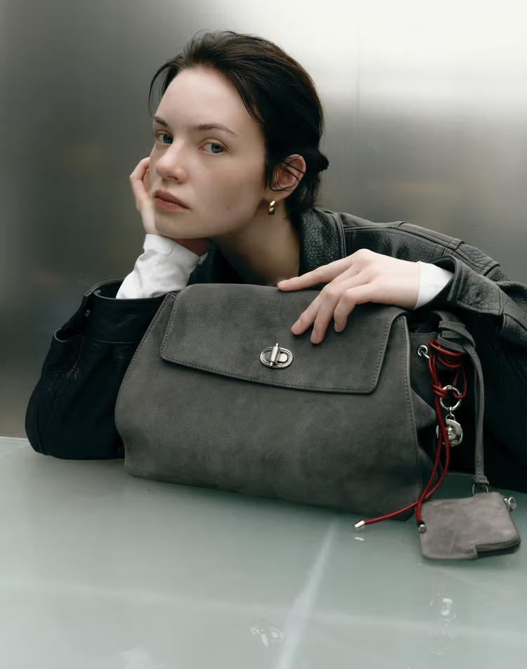 [LF몰선출시][AUBE] 이태리스웨이드 오브 장식 숄더백 M 다크그레이