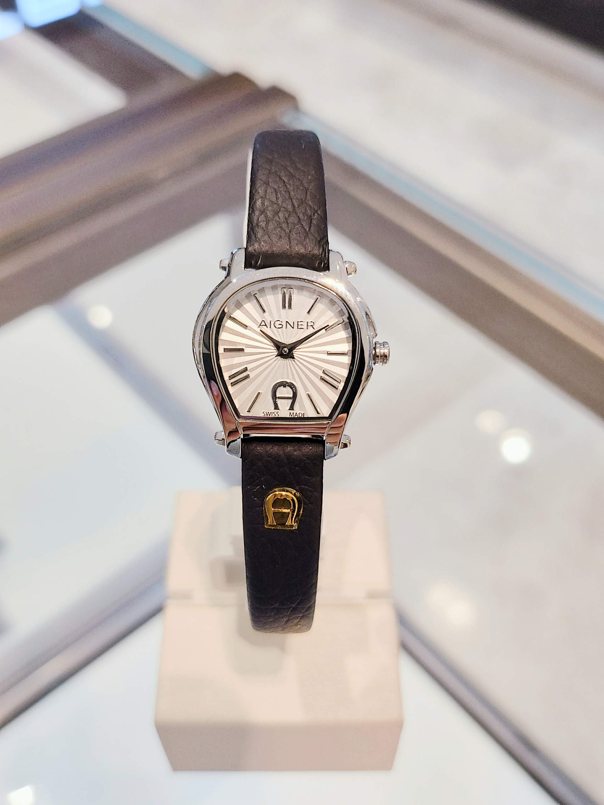 [갤러리어클락][아이그너] PAVIA 여성시계 [ARWLA2200104]