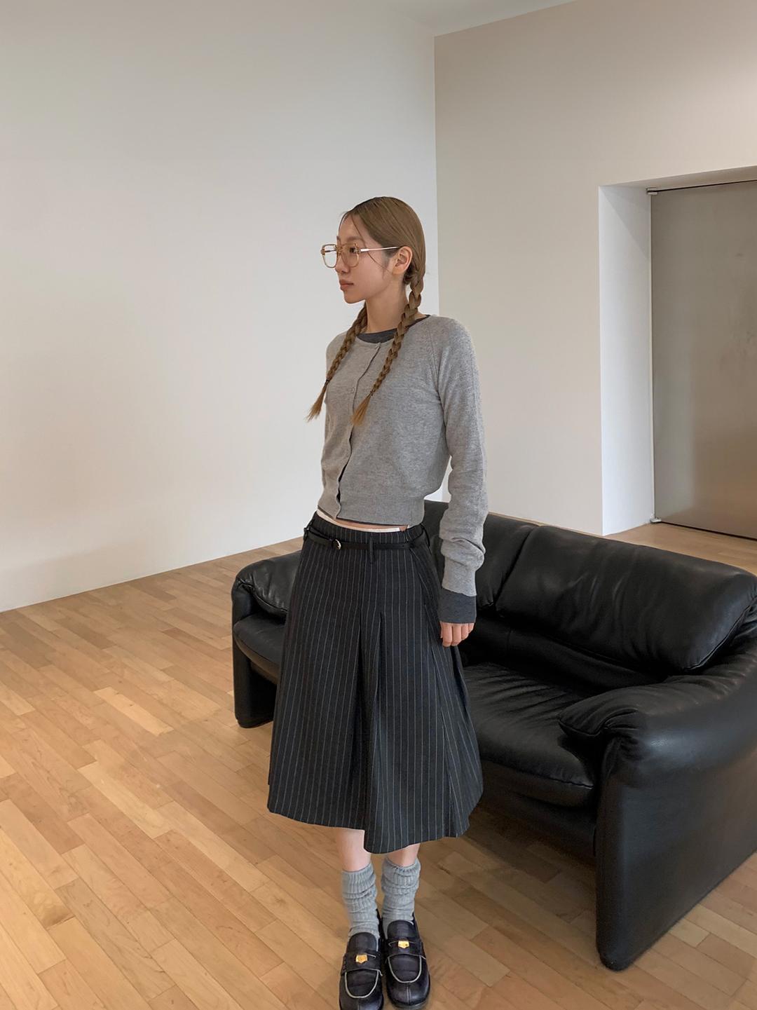 너드 핀 스트라이프 컷팅 스커트 (2color)