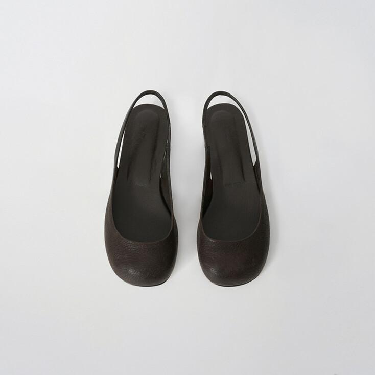 pebble sling-back (soil brown)