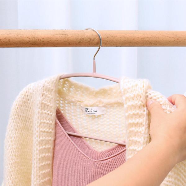 어깨뿔 방지 니트 논슬립 옷걸이