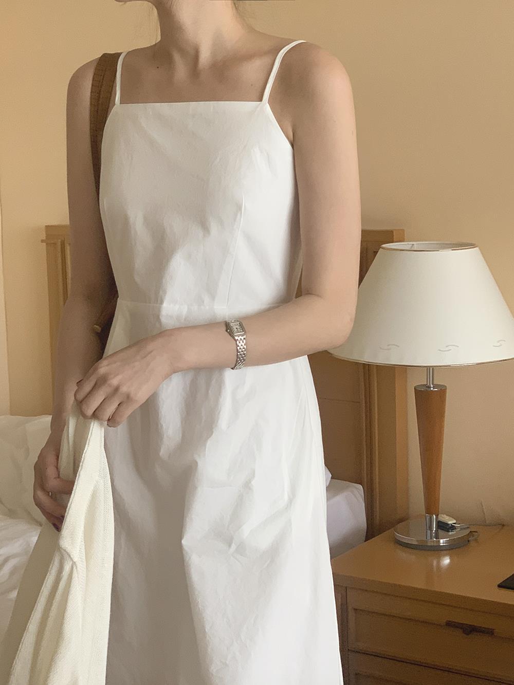 [당일발송, 무료배송]  롱 서스펜더 뷔스티에 슬릿 원피스 화이트 순백색 러블리 백슬릿 여름 봄 바캉스 동남아 휴양지 해변 비치 20대 30대 40대 러블리 드레스 나시 민소매 시원한 끈나시 얇은 치마 비치룩 린넨 바스락 스퀘어넥 캐주얼 키작녀 맥시롱 휴가