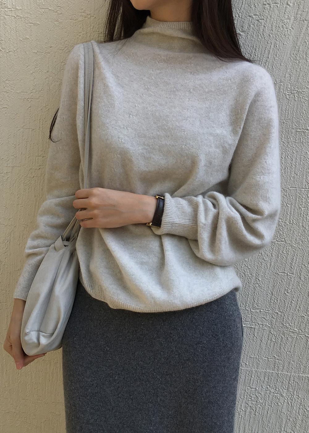 [12/1 배송예정] bone turtleneck knit