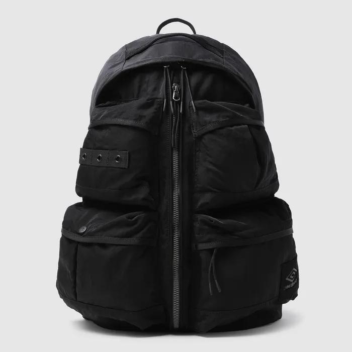 블리츠 백팩 (30L) 블랙 UR123CBP25