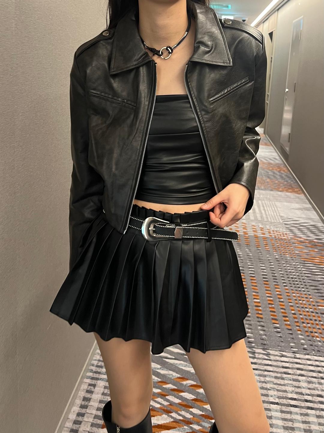 epaulet crack leather jacket (black)