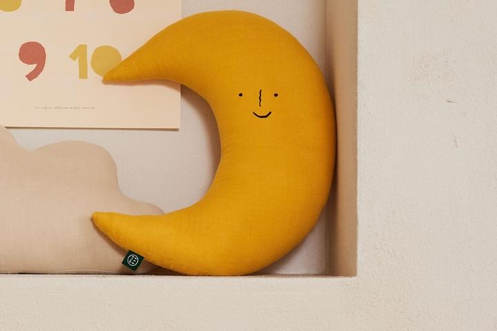 Moon Cushion 달쿠션
