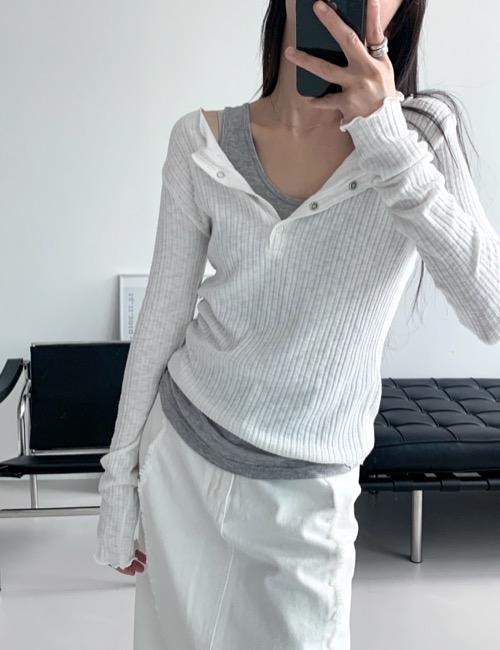 mono button pleats tee