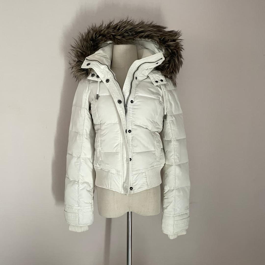 아베크롬비 화이트 울프죠 패딩 아베크롬비 울프죠 y2k 빈티지 패딩 | 후루츠패밀리