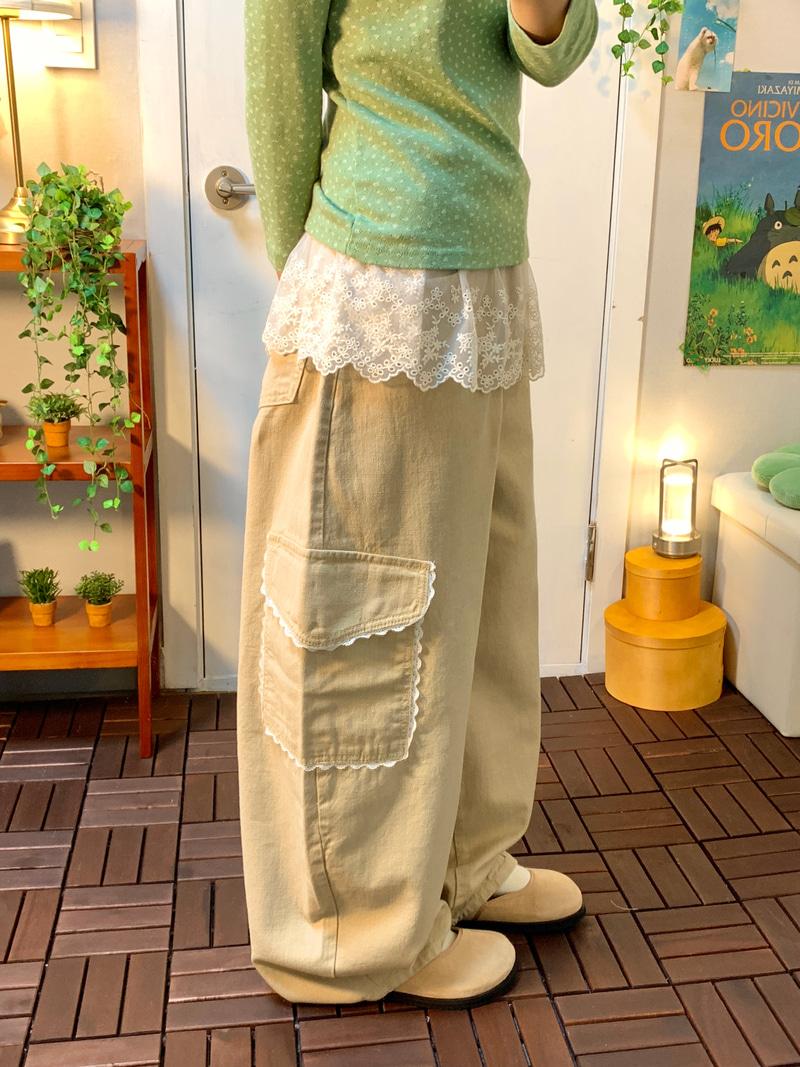 Lace pocket cargo pants  ( beige )
