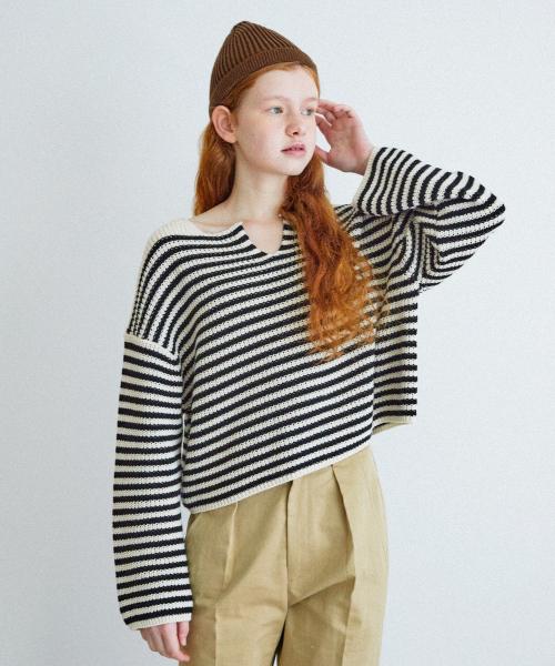 코튼 100 보트넥 스트라이프 니트 탑