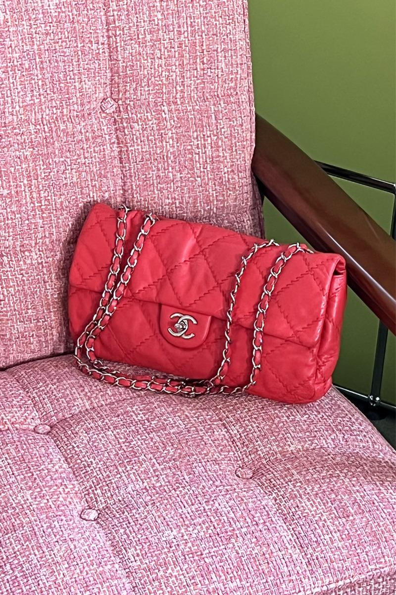 CHANEL stitches bag