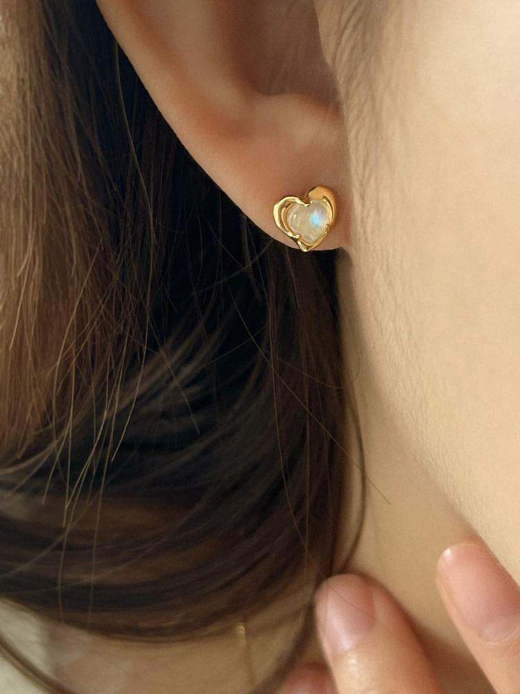 실버925 딥 하트 문스톤 원석 스터드 귀걸이 2colors