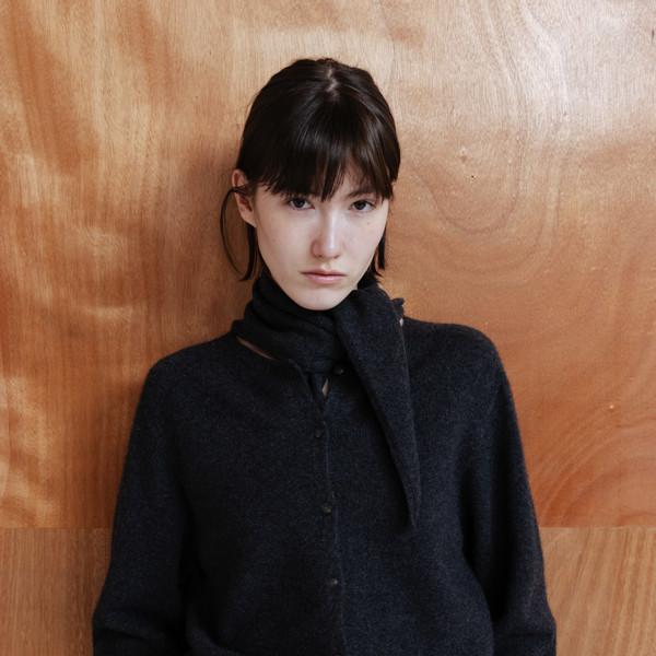 GEELONG WOOL SEAMLESS KNIT CARDIGAN - CHARCOAL