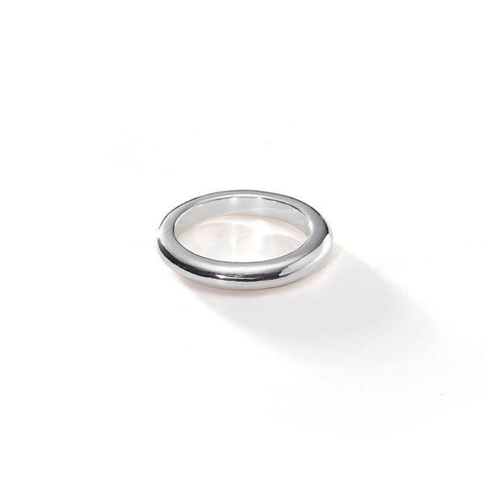 Classic line ring