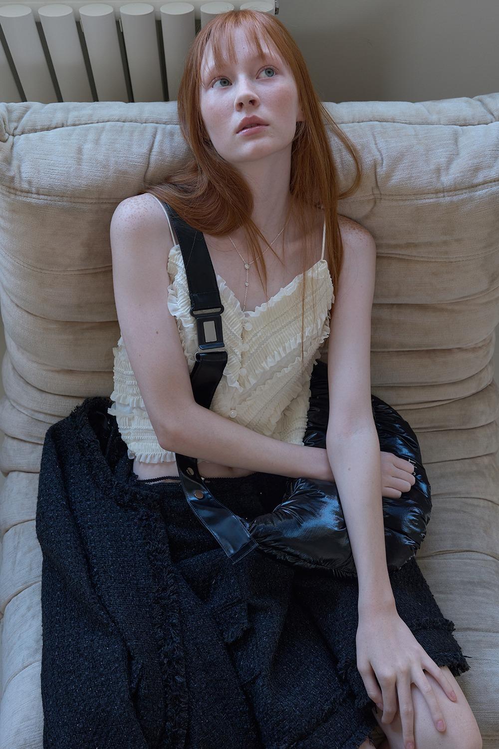 BIG BREAD PADDING CROSS BAG  [BLACK]