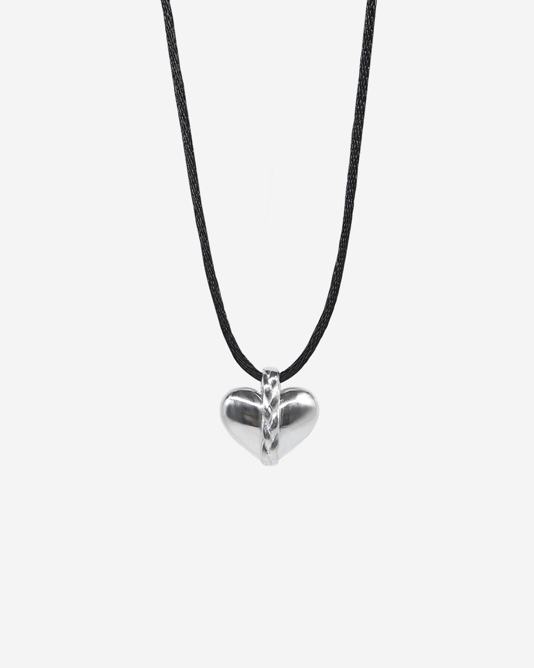 middle braided heart