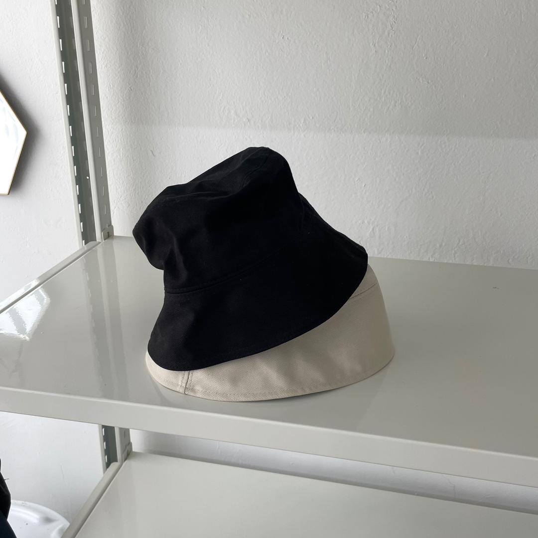 Bucket hat