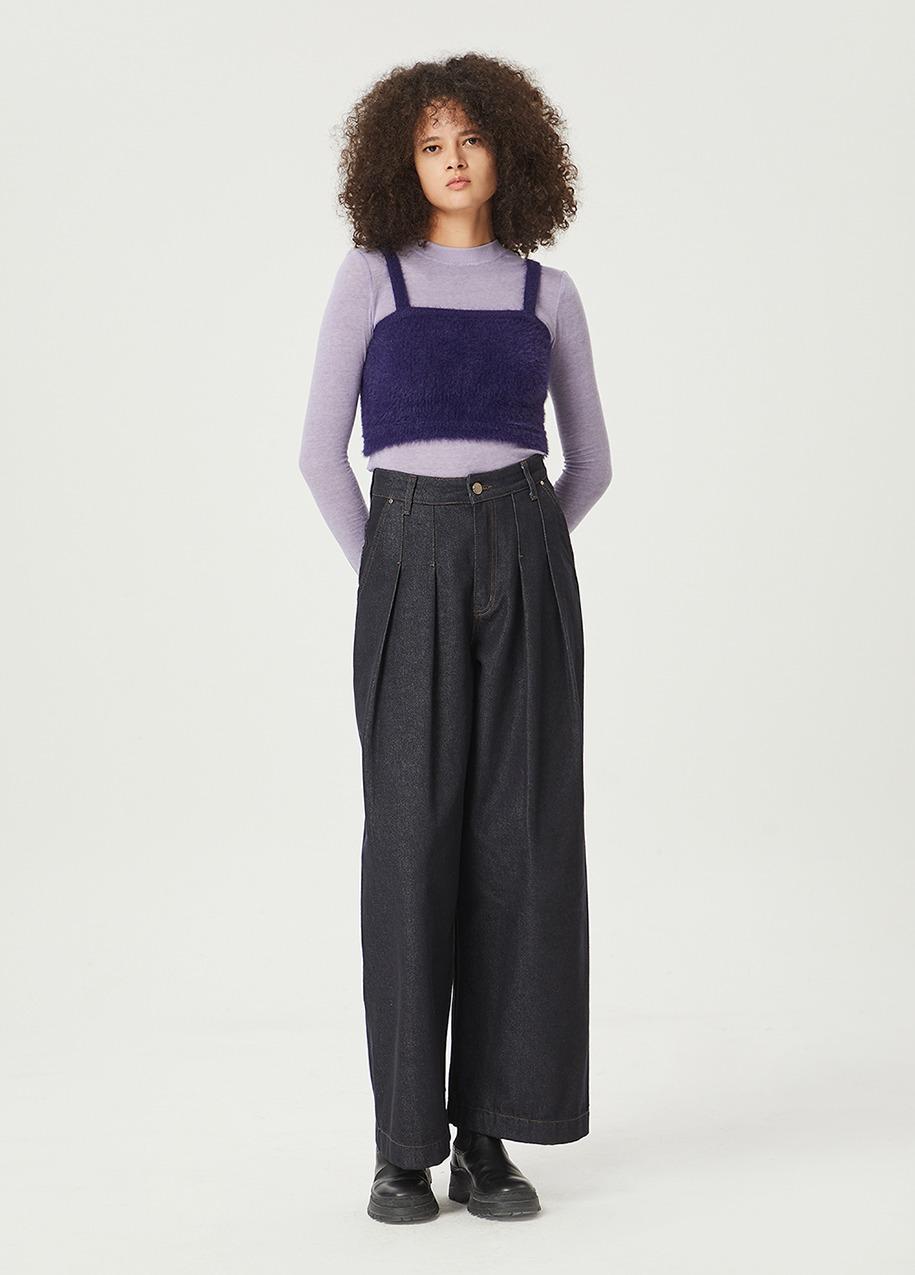 Two-tuck denim pants