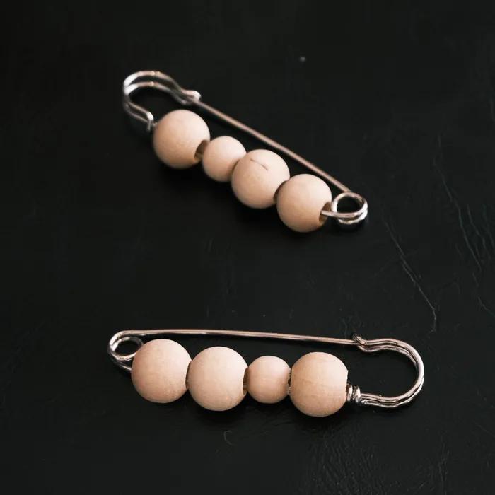 WOOD BEADS SAFETY PIN_WOOD