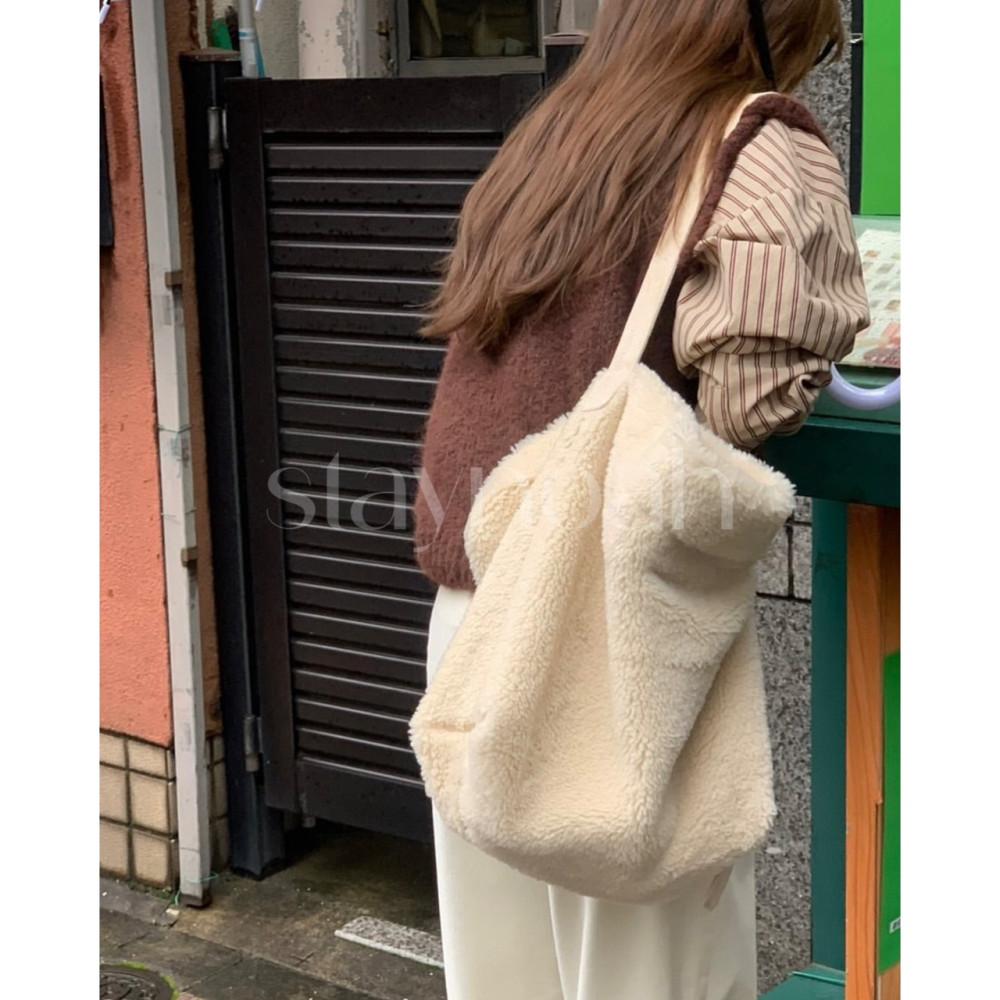 (당일) overtake 오버테이크 뽀글이 하임백 양털 퍼 사각 겨울 숄더백